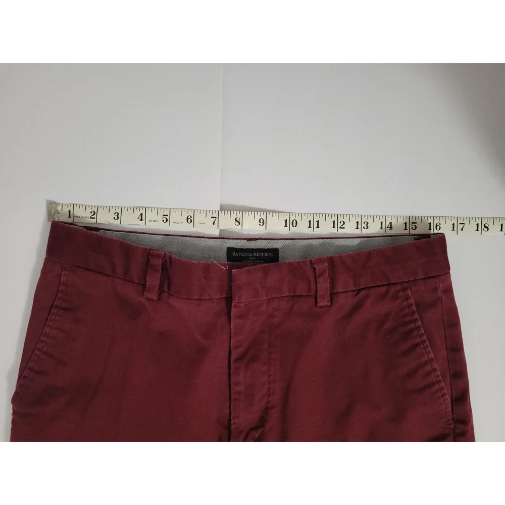 Banana Republic Mens 33x30 Aiden Chino Pants Burgundy Slim Fit Twill